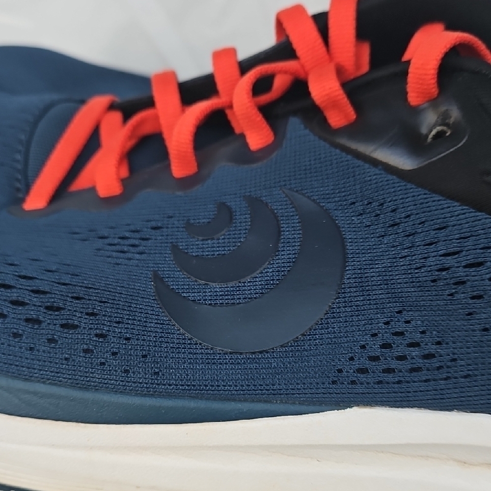 Topo Men's Blue and Red Athletic Shoes - Picture 5 of 12